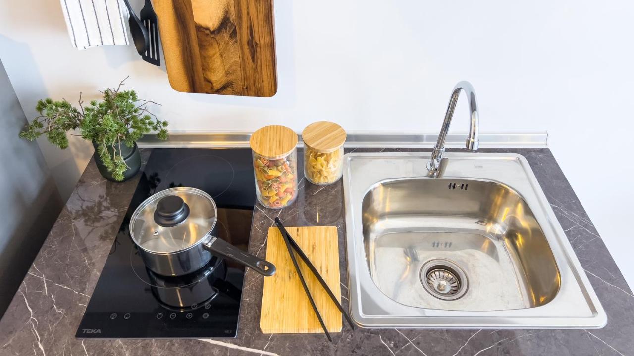 Wellness Stay & Hotel Sukhumvit 107 バンコク都 エクステリア 写真