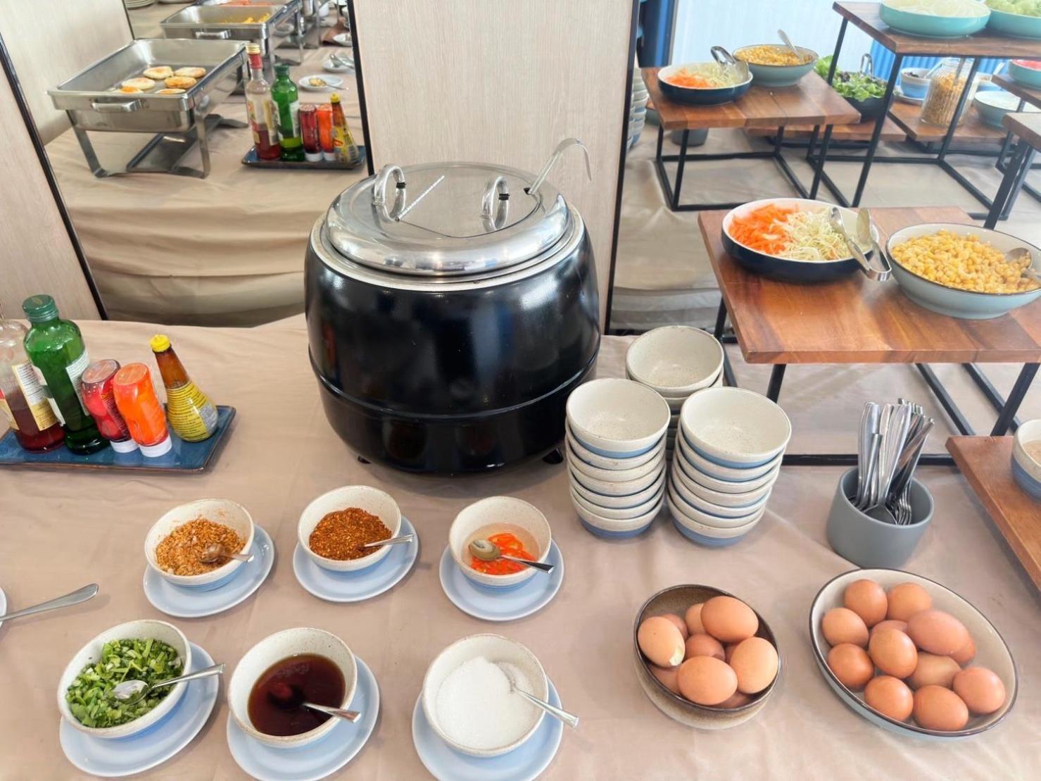 Wellness Stay & Hotel Sukhumvit 107 バンコク都 エクステリア 写真